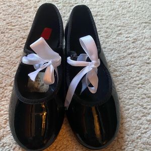 Toddler size 8 tap shoes